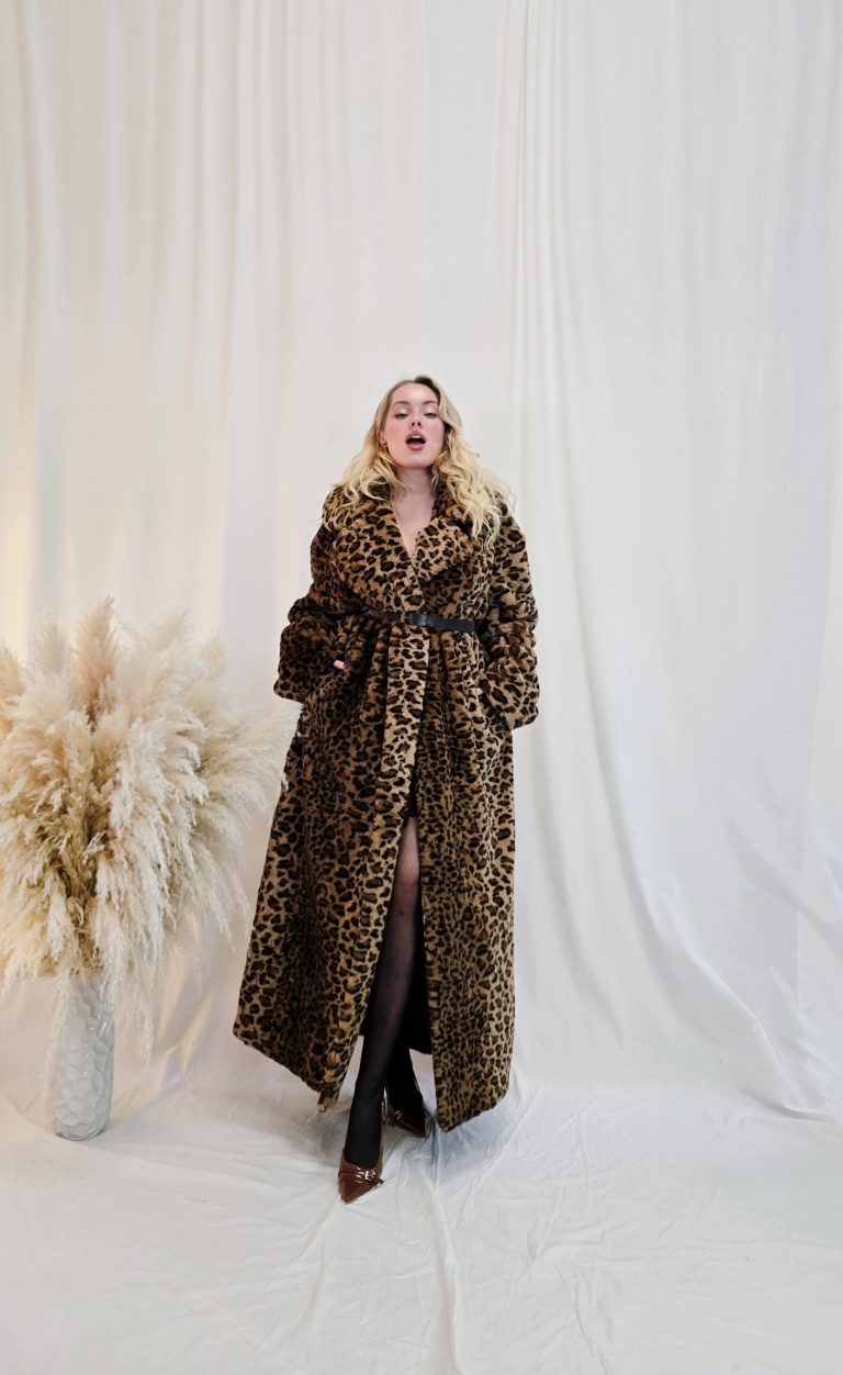 Luxusní, extravagantní leopardí podšitý kožich s kapsami