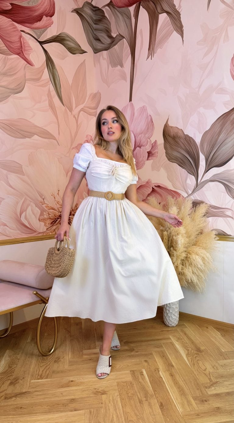 100% bavlněné romantické šaty na ramínka s výrazným řasením na prsou a jemnou áčkovou sukní