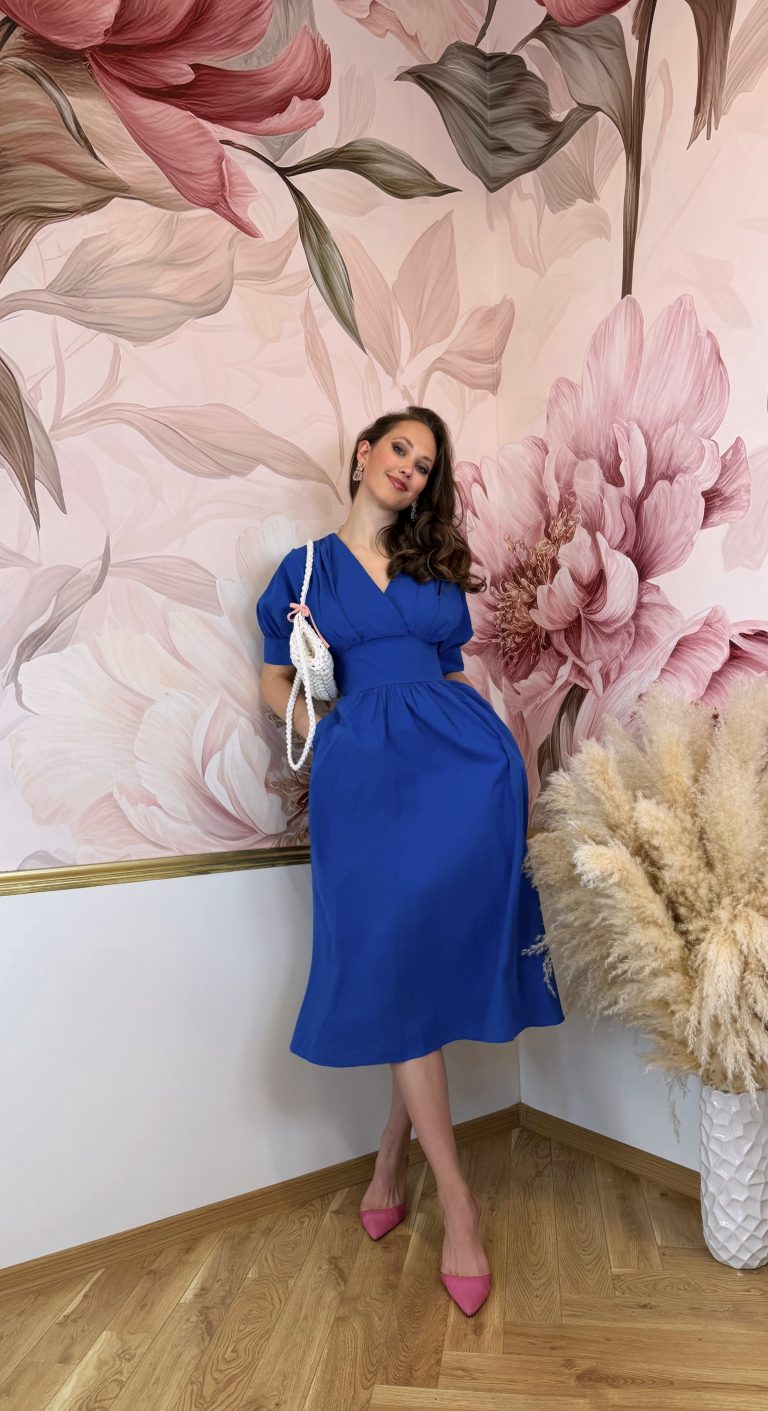 Modré 100% kvalitní bavlněné šaty s hlubším výstřihem a objemnými rukávy