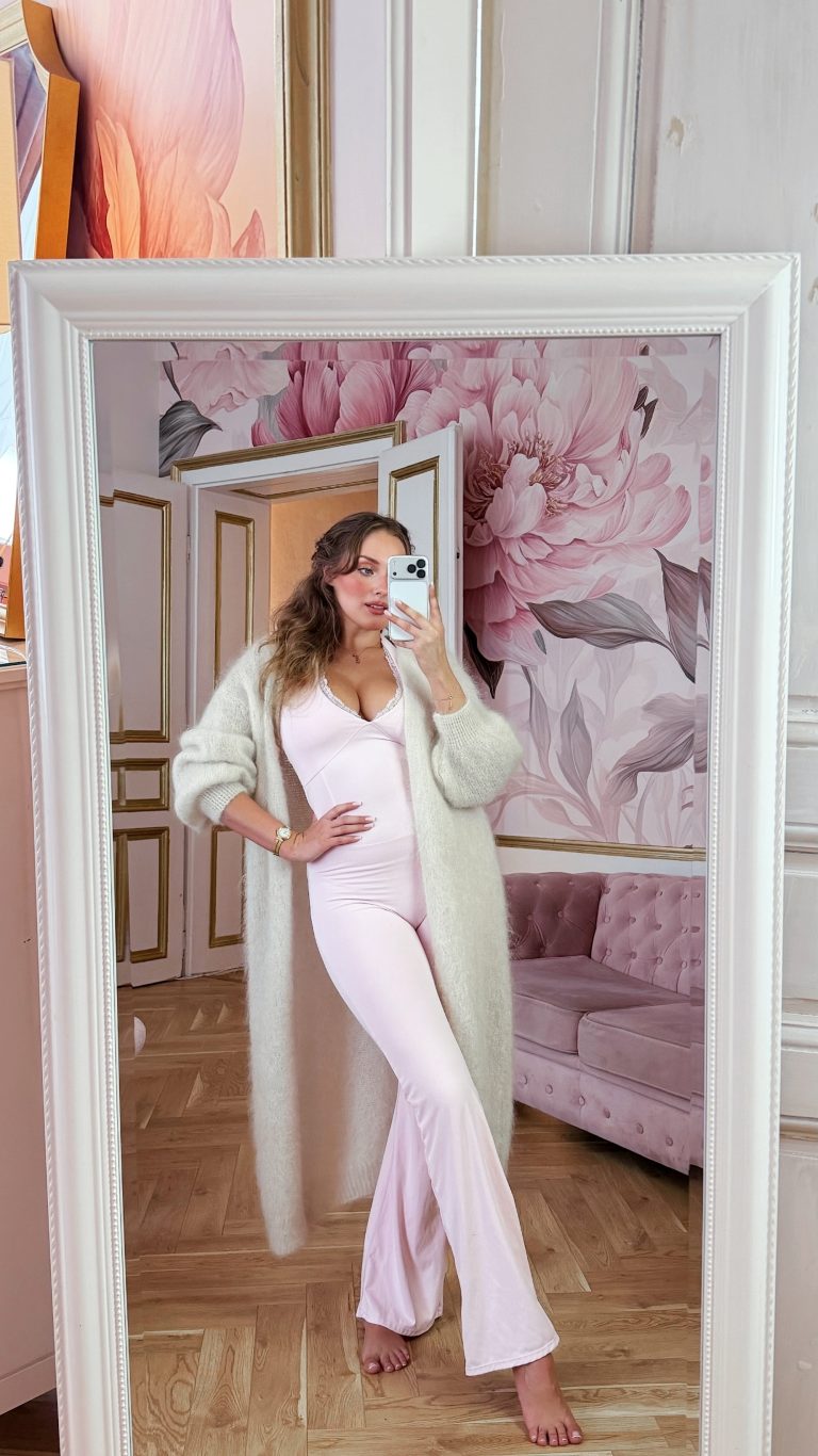 Domů 8 Krémový mohérový cardigan